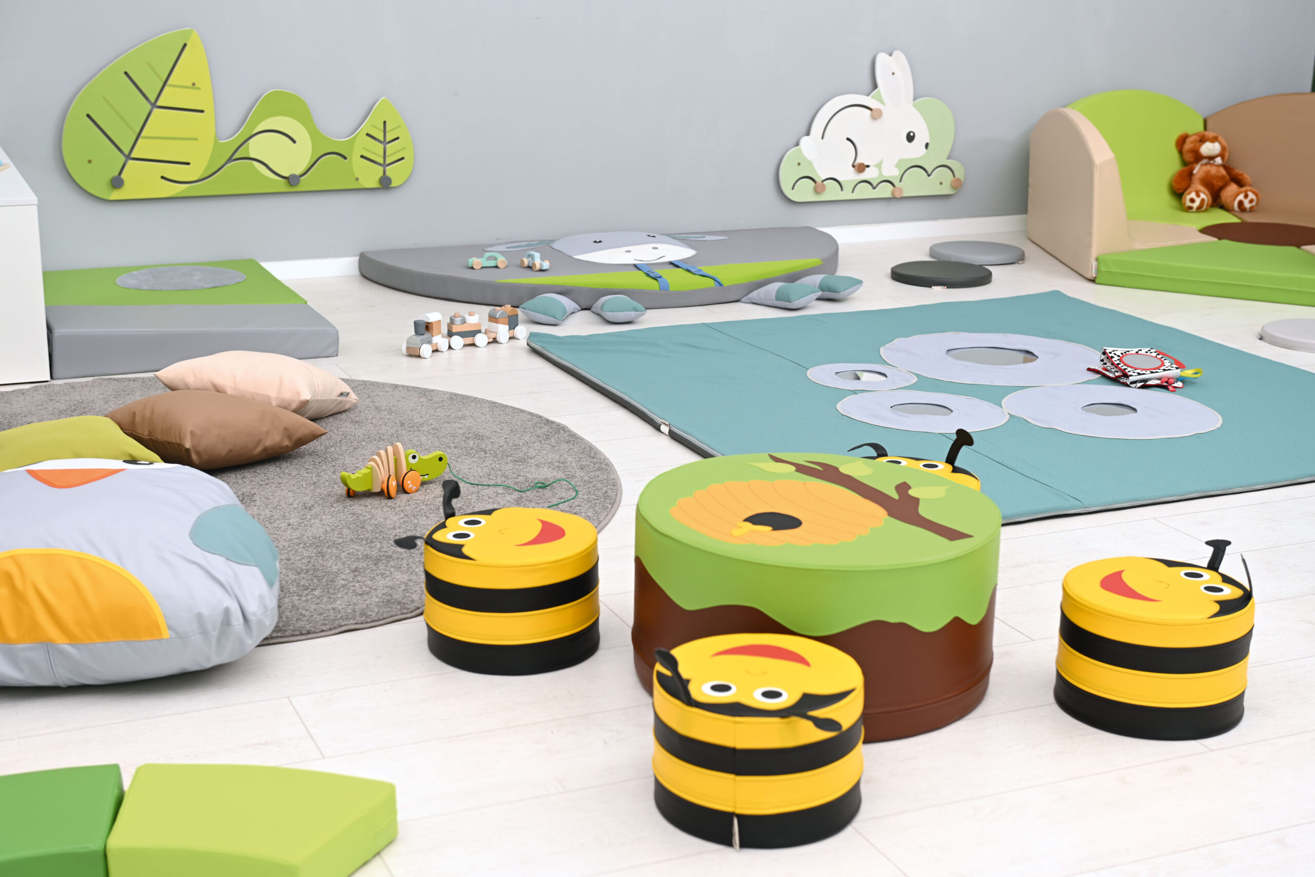 Istmekomplekt 4 tooli + laud - Image 4