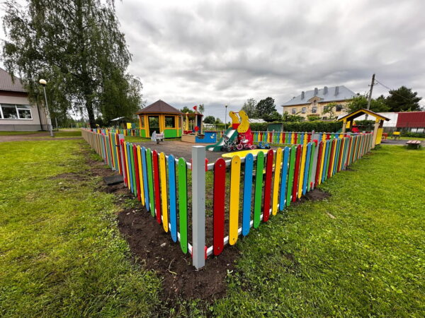 Piirdeaed mänguväljakule - Image 6