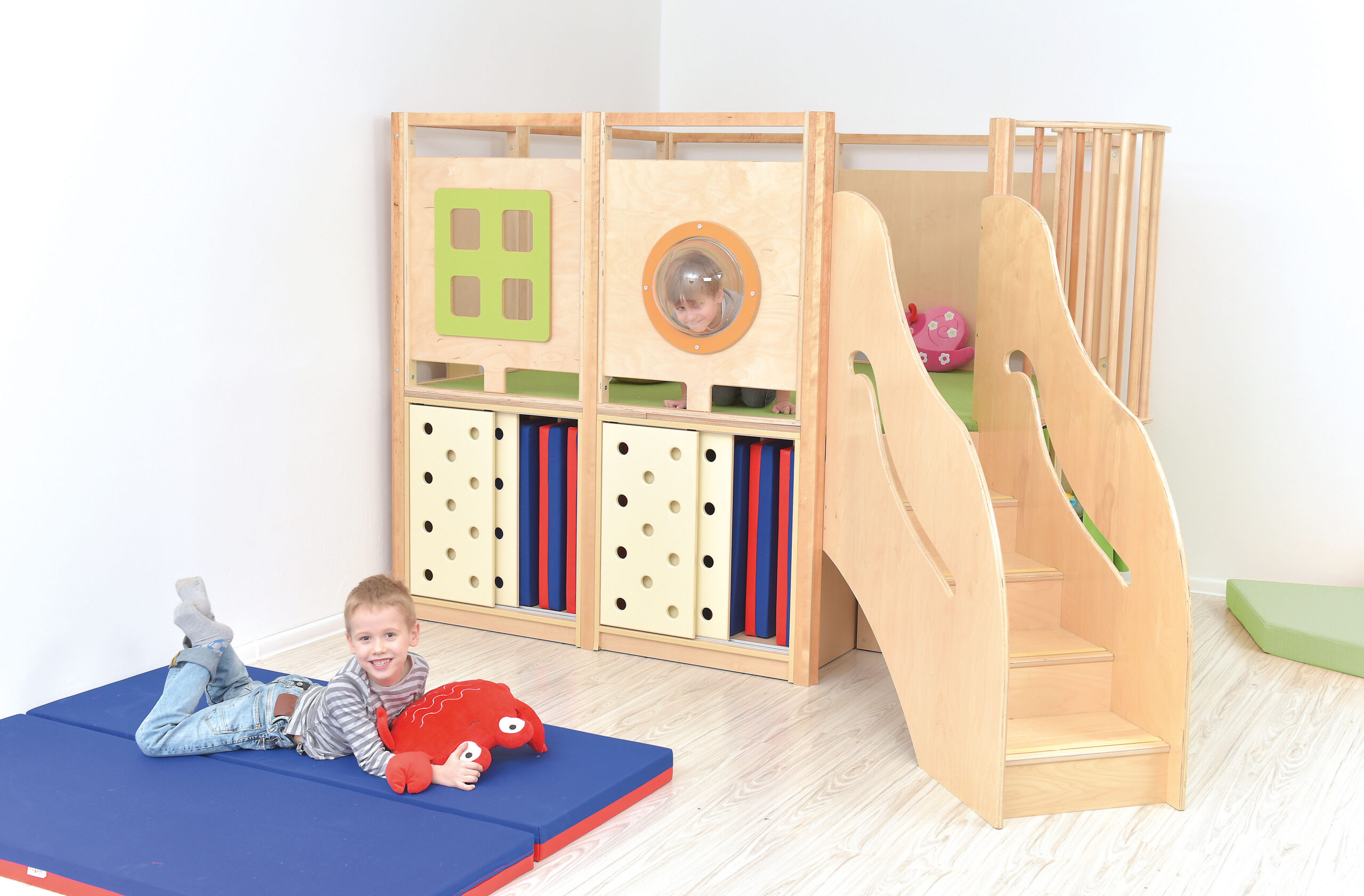 Kahekorruseline mängunurk madratsite hoiukastiga - Image 12