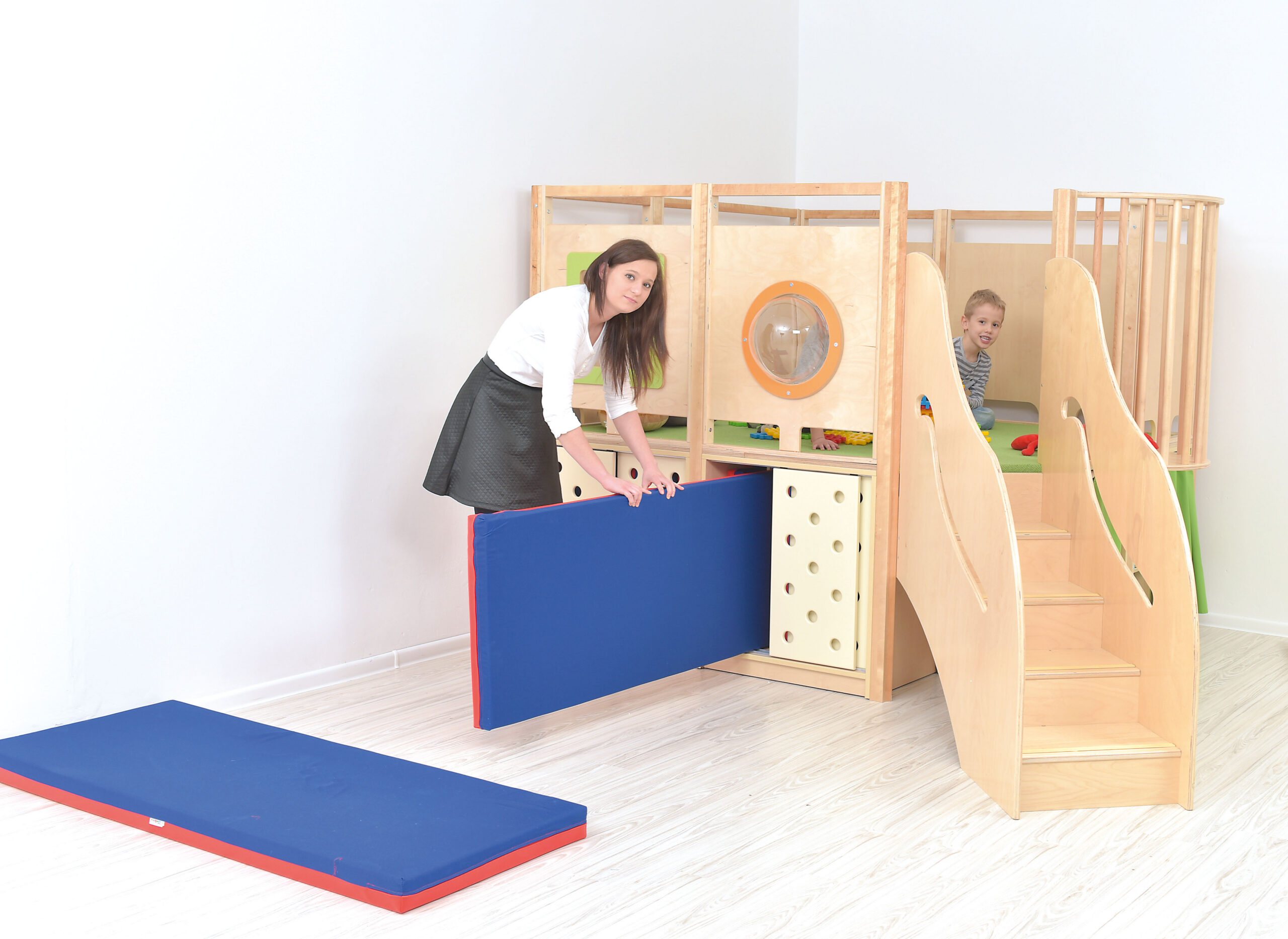 Kahekorruseline mängunurk madratsite hoiukastiga - Image 15